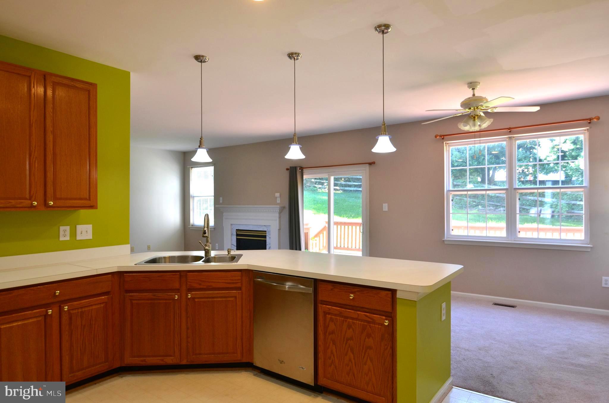 12930 Summit Ridge Terrace Germantown, MD 20874 - Photo 19 of 40 KITCHEN