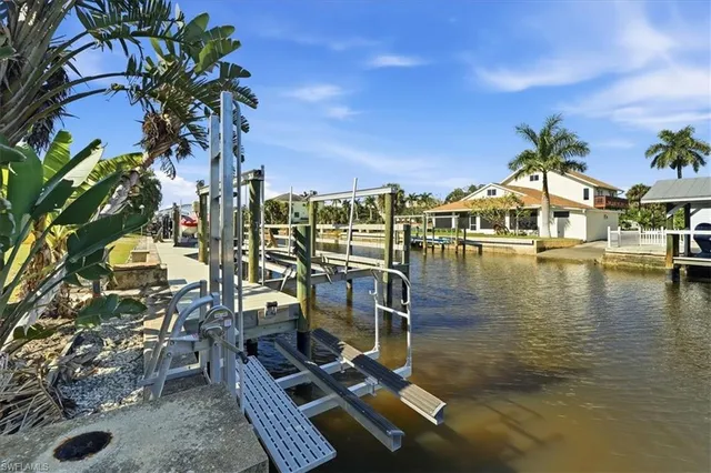 $1,000,000 | 4838-4836 Esplanade Street, Bonita Springs, FL 34134