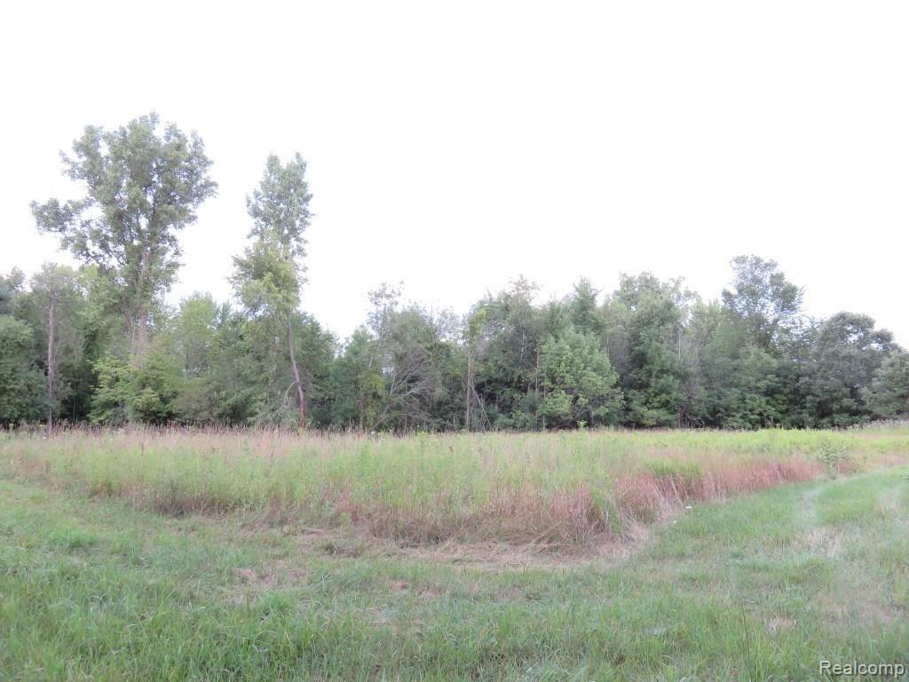 5 A Fisher Road Howell, MI 48855 - Photo 2 of 6
