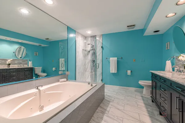 $365,000 | 930 Ivy Lane, Unit D, Deerfield, IL 60015