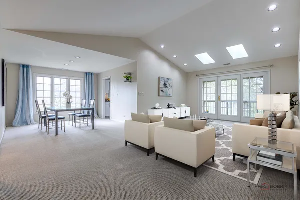 $365,000 | 930 Ivy Lane, Unit D, Deerfield, IL 60015