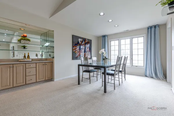 $365,000 | 930 Ivy Lane, Unit D, Deerfield, IL 60015