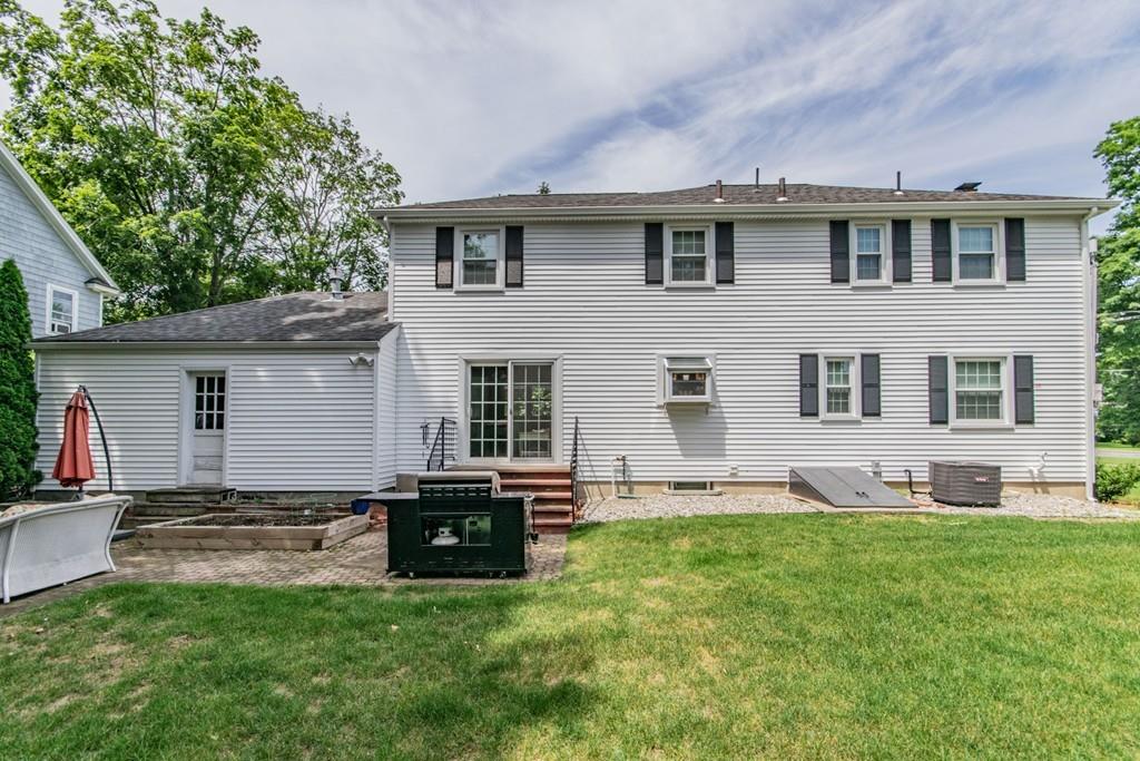 5 Crescent Road Longmeadow, MA 01106 - Photo 6 of 34 Gallery Image 6