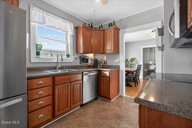 $219,000 | 5 Bloomingdale Avenue, East Greenbush, NY 12061