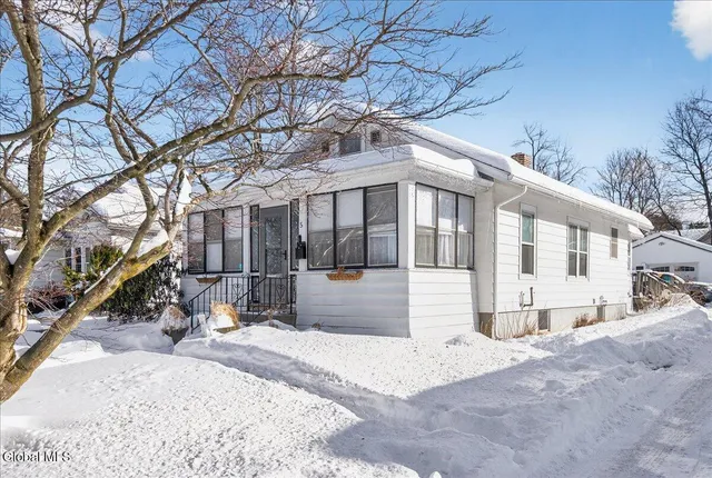 $219,000 | 5 Bloomingdale Avenue, East Greenbush, NY 12061