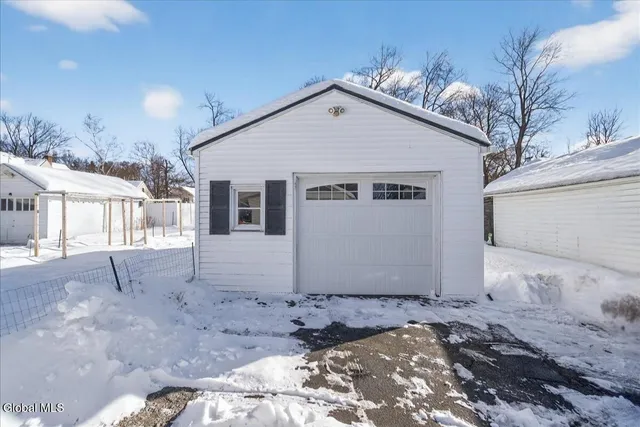 $219,000 | 5 Bloomingdale Avenue, East Greenbush, NY 12061