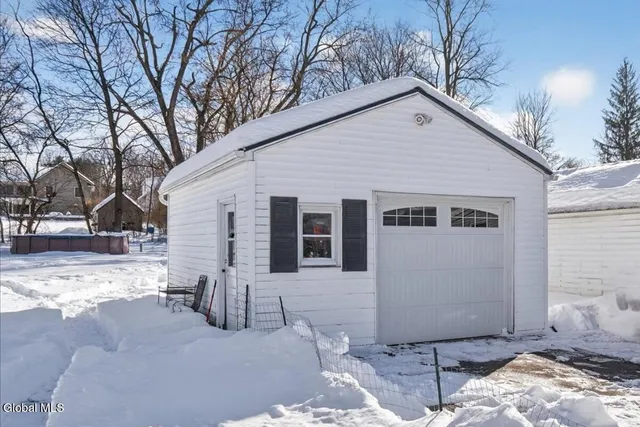 $219,000 | 5 Bloomingdale Avenue, East Greenbush, NY 12061