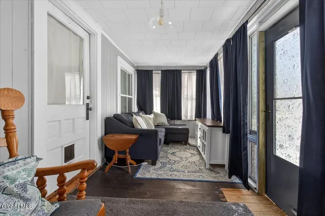 $219,000 | 5 Bloomingdale Avenue, East Greenbush, NY 12061