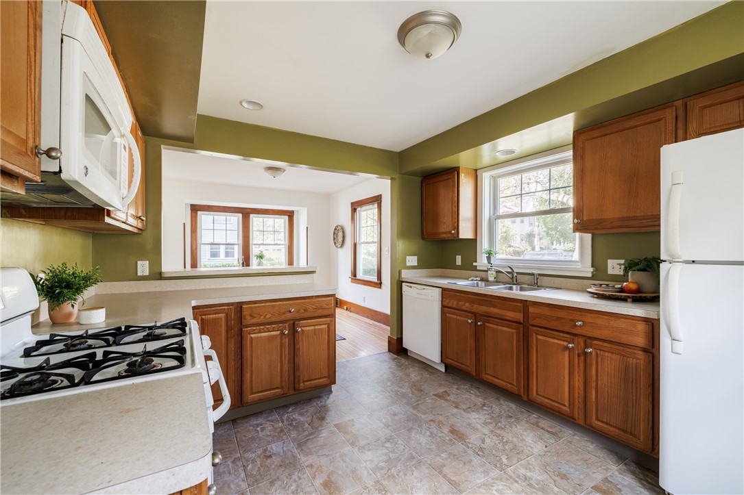 84 Winbourne Road Rochester, NY 14611 - Photo 17 of 27