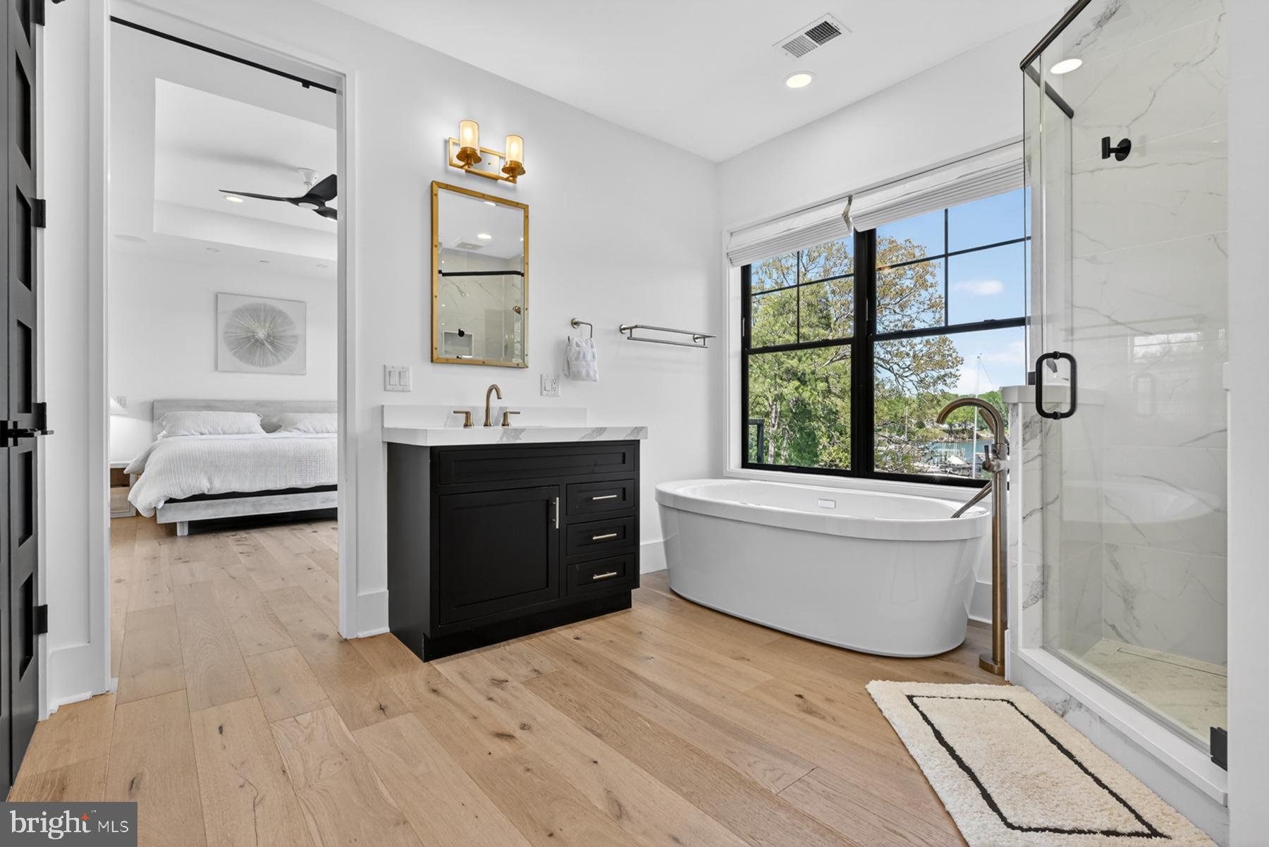 3275 Harness Creek Road Annapolis, MD 21403 - Photo 29 of 40 Soaking tub with a water view