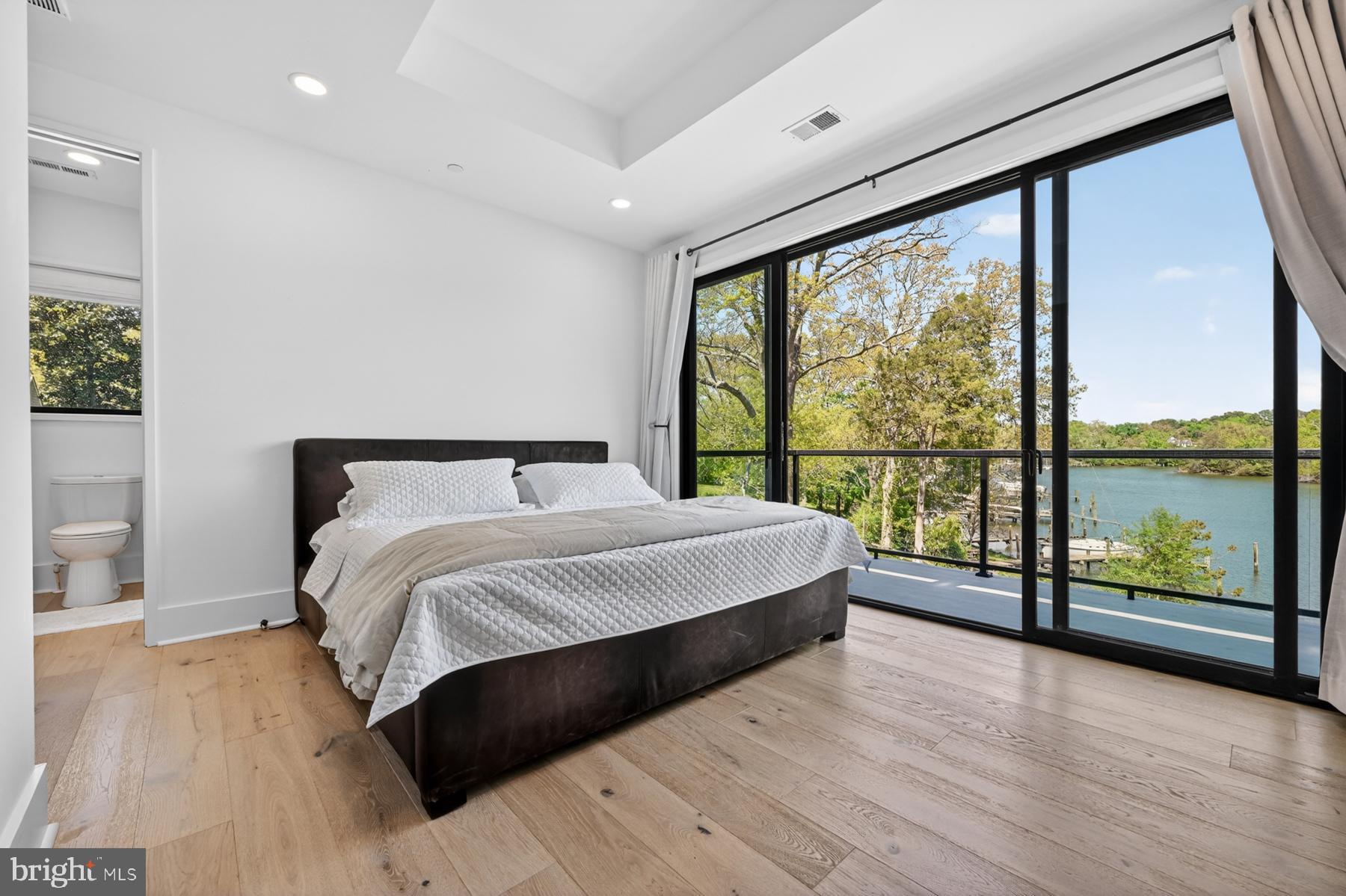 3275 Harness Creek Road Annapolis, MD 21403 - Photo 33 of 40 2nd bedroom with Harness Creek views