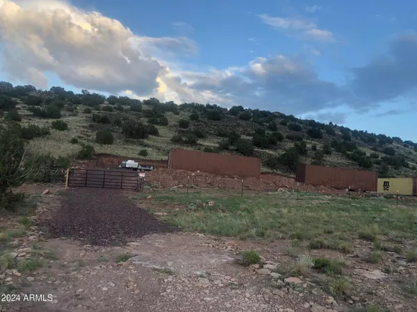 a view of outdoor space with city view