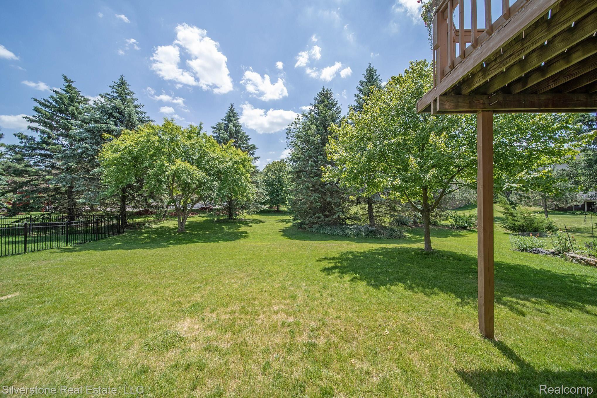 3195 Silverbrook Drive Rochester, MI 48306 - Photo 24 of 24 3195 Silverbrook_54.jpg