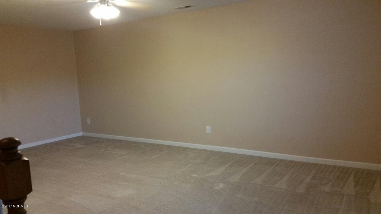 236 Smallwood Road Hubert, NC 28539 - Photo 3 of 13 living room