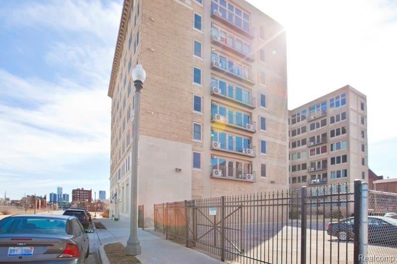 2915 John R Street, Unit 402 Detroit, MI 48201 - Photo 2 of 5