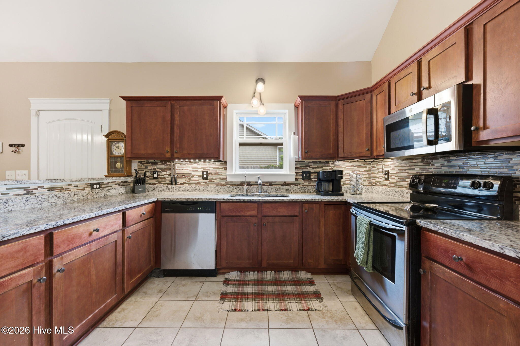 200 Station House Road New Bern, NC 28562 - Photo 12 of 40 Kitchen