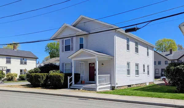 $2,300 | 88 Crescent Franklin Ma, Unit 1, Franklin, MA 02038