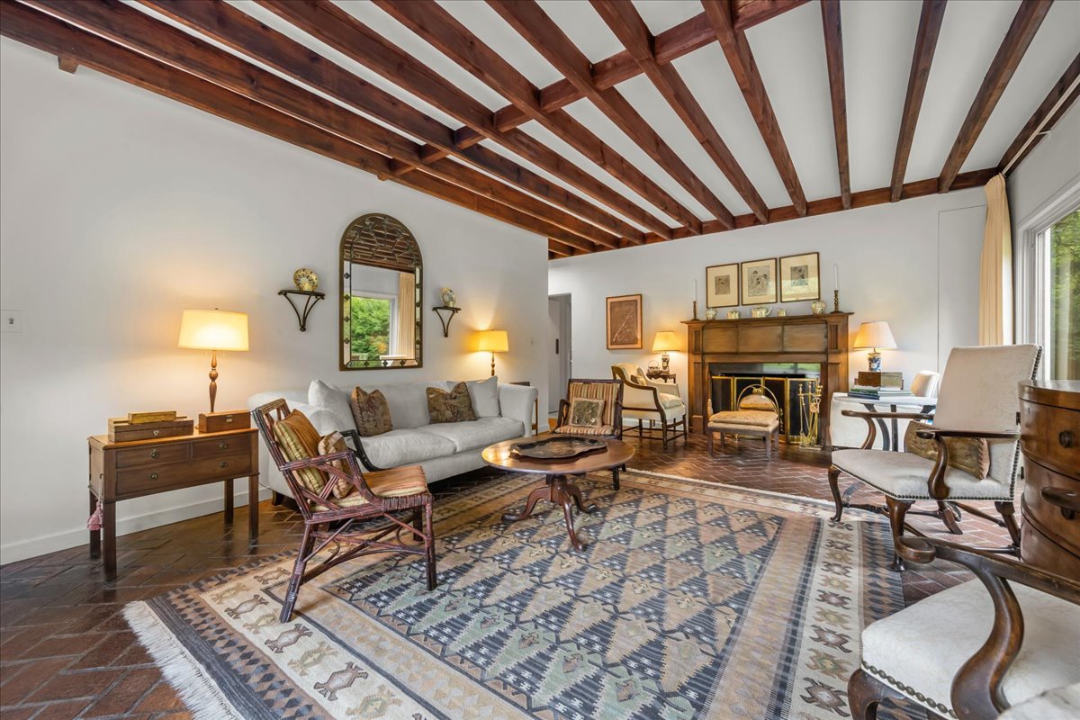 Undisclosed Address Lake Forest, IL 60045 - Photo 11 of 44 Gallery Image 11