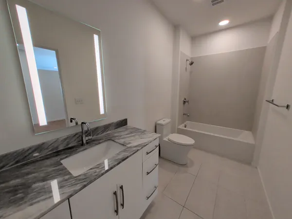 $1,795 | 806 Olympic Street, Unit 411, Nashville, TN 37203