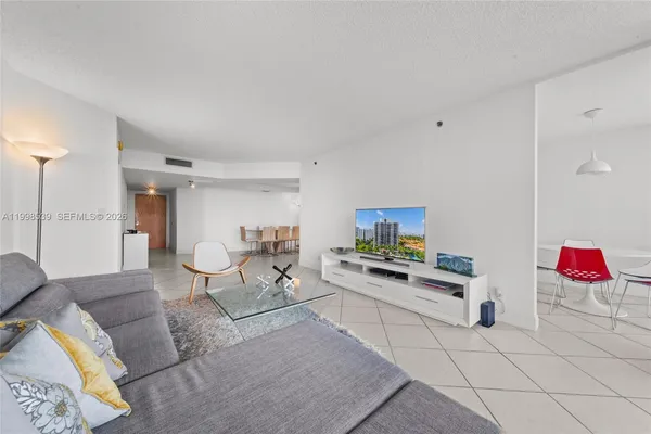 $4,500 | 3598 Yacht Club Drive, Unit 601, Aventura, FL 33180