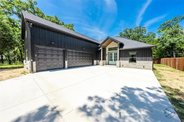 a house view with a outdoor space