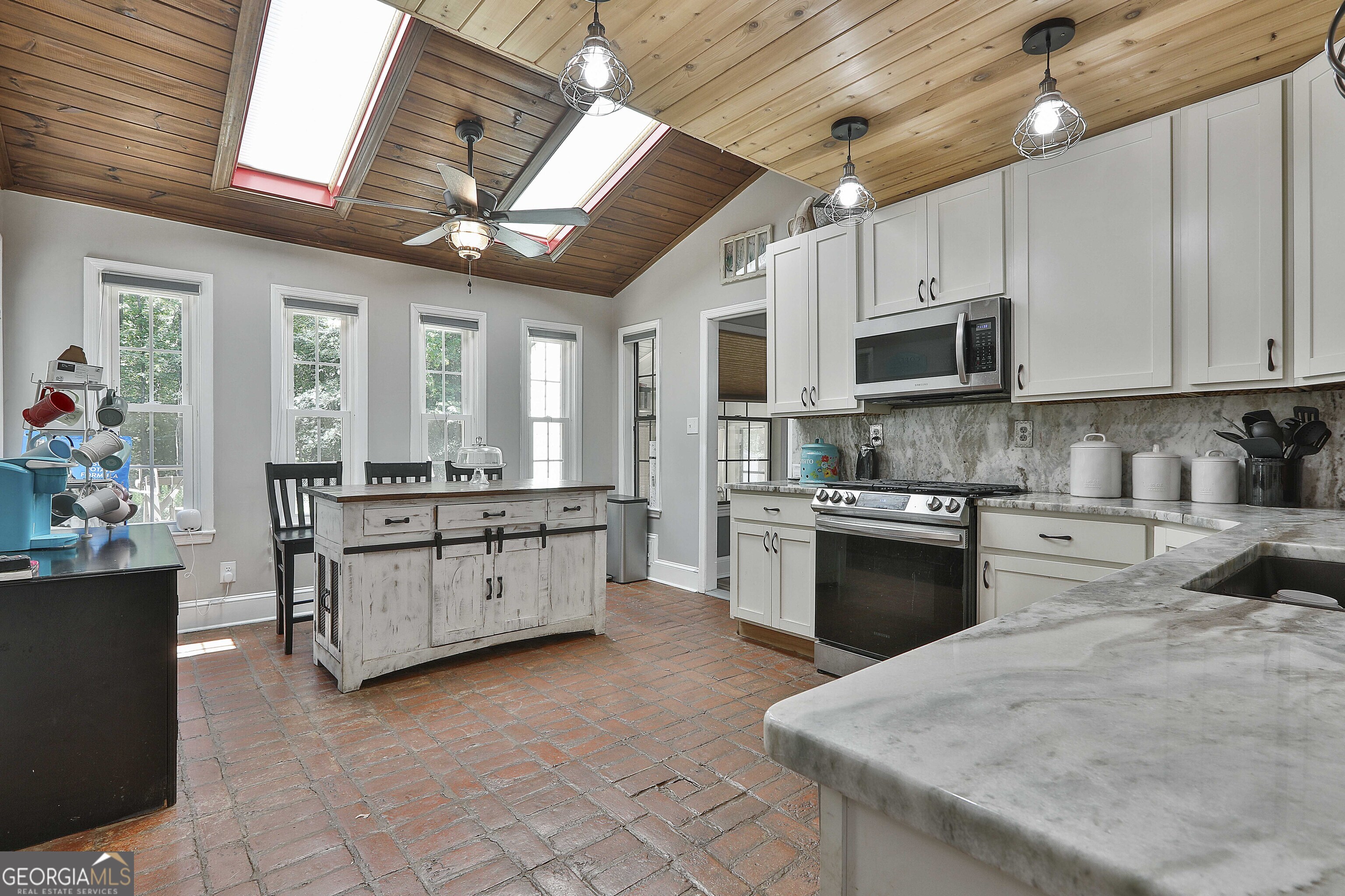 40 Tanglewood Road Newnan, GA 30263 - Photo 13 of 81