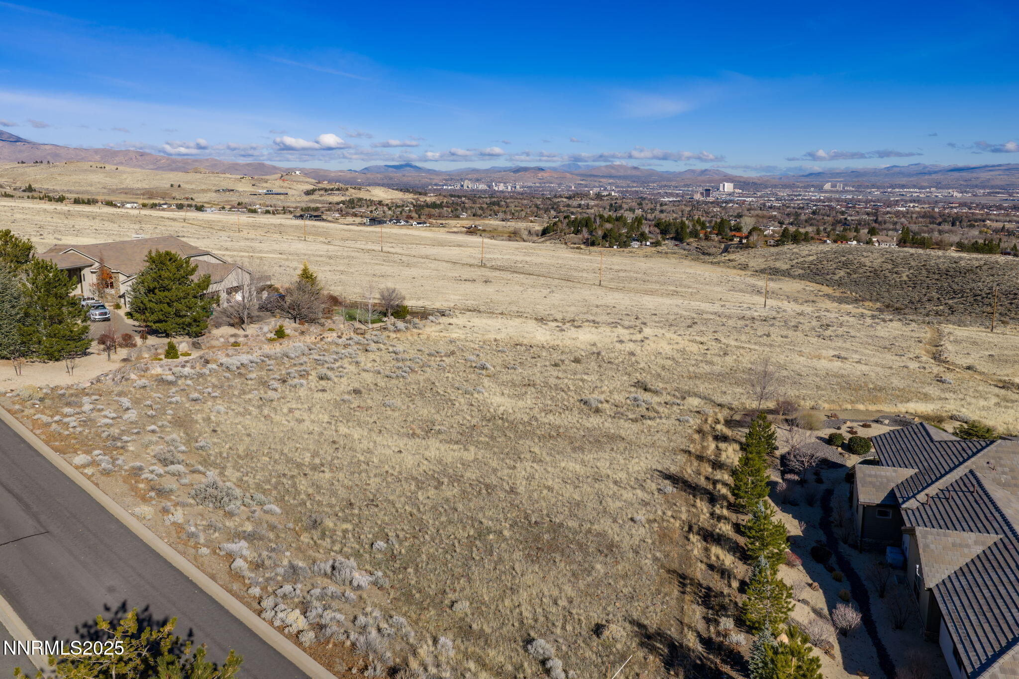 390 Questa Court Reno, NV 89511 - Photo 13 of 29 a view of beach and ocean