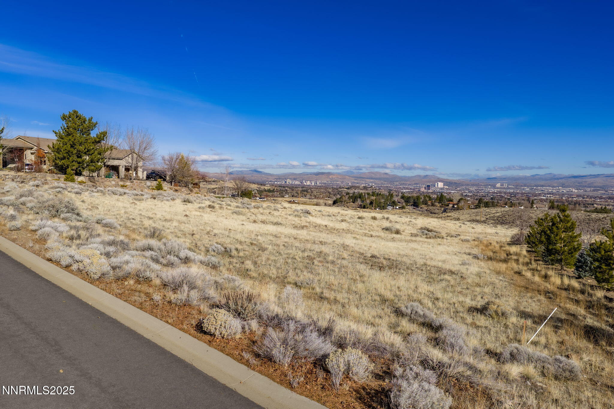 390 Questa Court Reno, NV 89511 - Photo 28 of 29 a view of beach and ocean