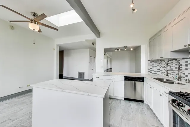 $2,900 | 737 East 50th Street, Unit 4, Chicago, IL 60615