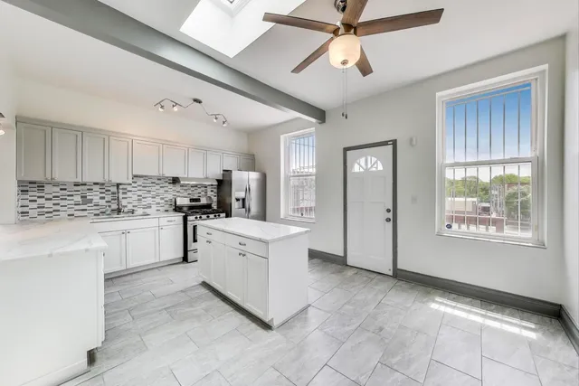 $2,900 | 737 East 50th Street, Unit 4, Chicago, IL 60615