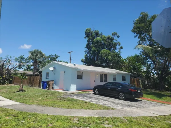 $2,850 | 831 Southwest 14th Court, Deerfield Beach, FL 33441
