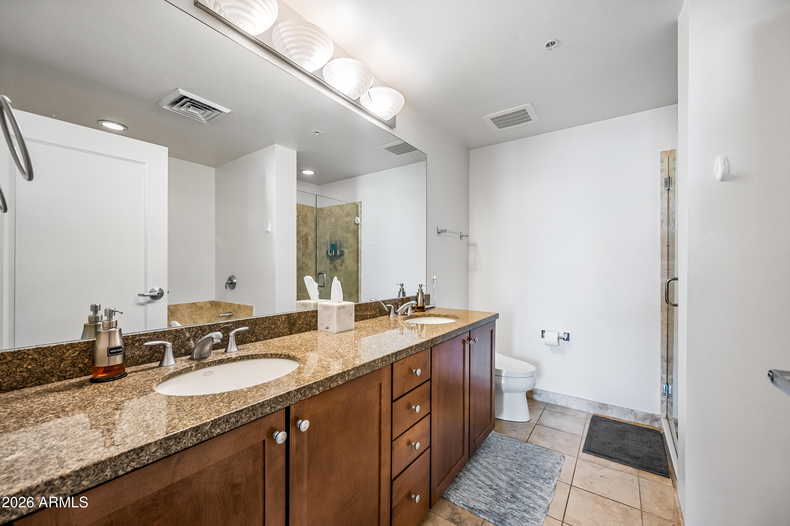 310 South 4th Street, Unit 905 Phoenix, AZ 85004 - Photo 7 of 63 Primary Bath