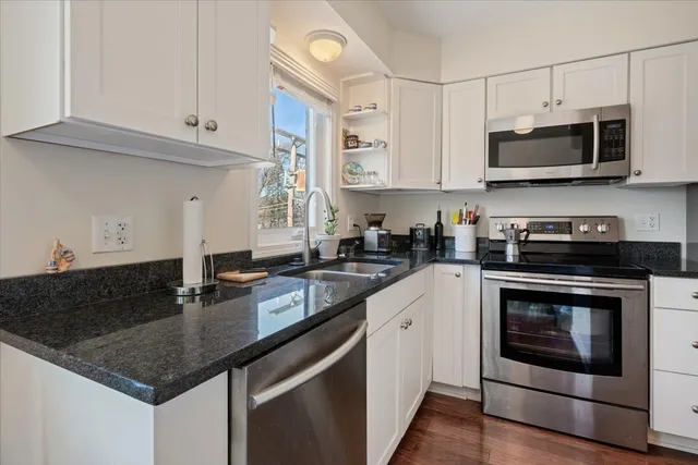 $249,900 | 601 Ridge Road, Unit 202, Wilmette, IL 60091