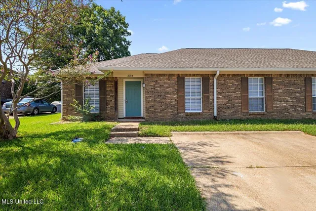 $1,454 | 200 Brendalwood Boulevard, Unit A, Brandon, MS 39047