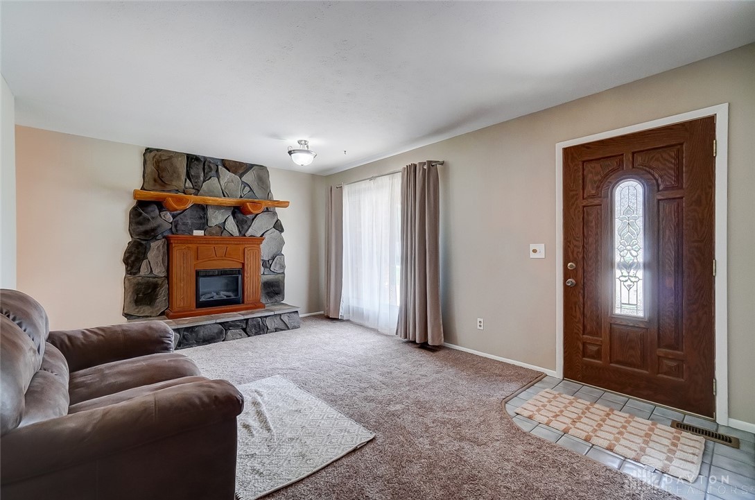 2945 Brewster Court Springfield, OH 45503 - Photo 5 of 38