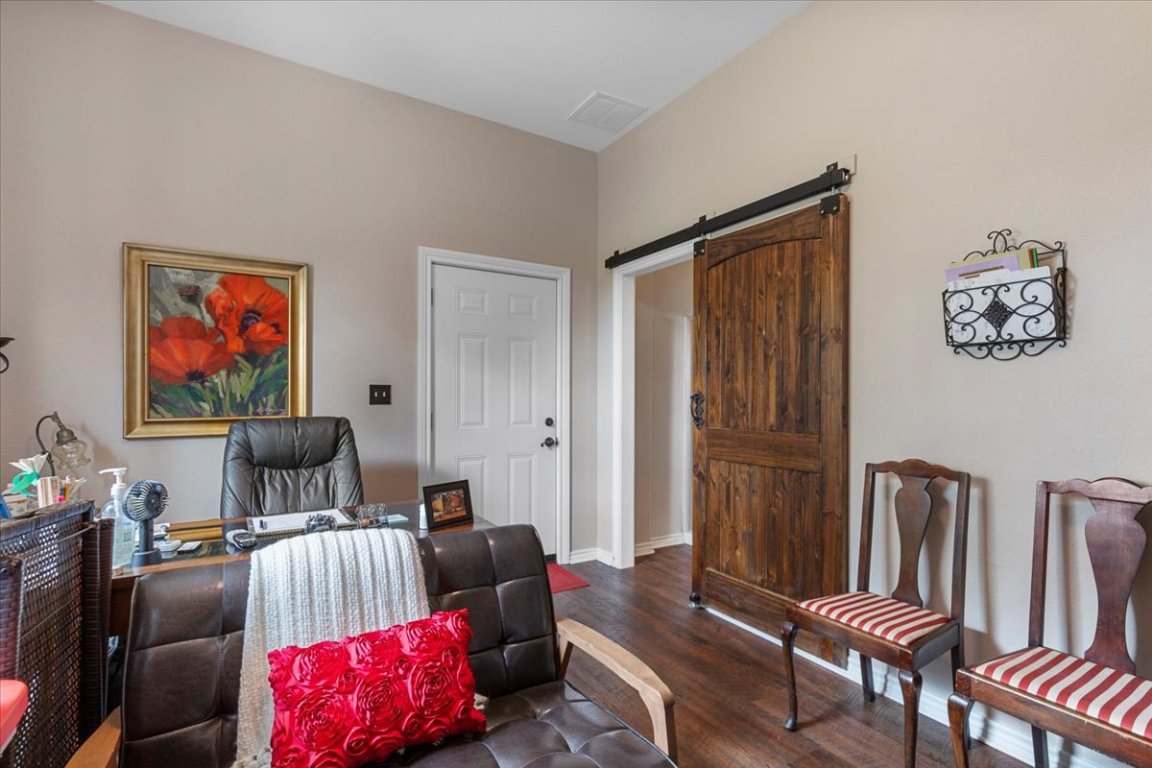 178 Pine Tree Loop Bastrop, TX 78602 - Photo 29 of 40