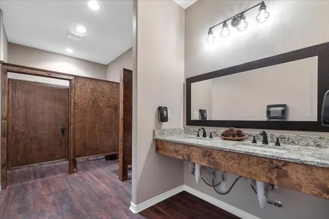 $1,225,000 | 178 Pine Tree Loop, Bastrop, TX 78602