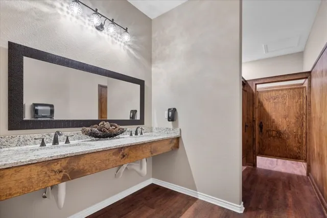 $1,225,000 | 178 Pine Tree Loop, Bastrop, TX 78602