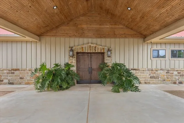 $1,225,000 | 178 Pine Tree Loop, Bastrop, TX 78602