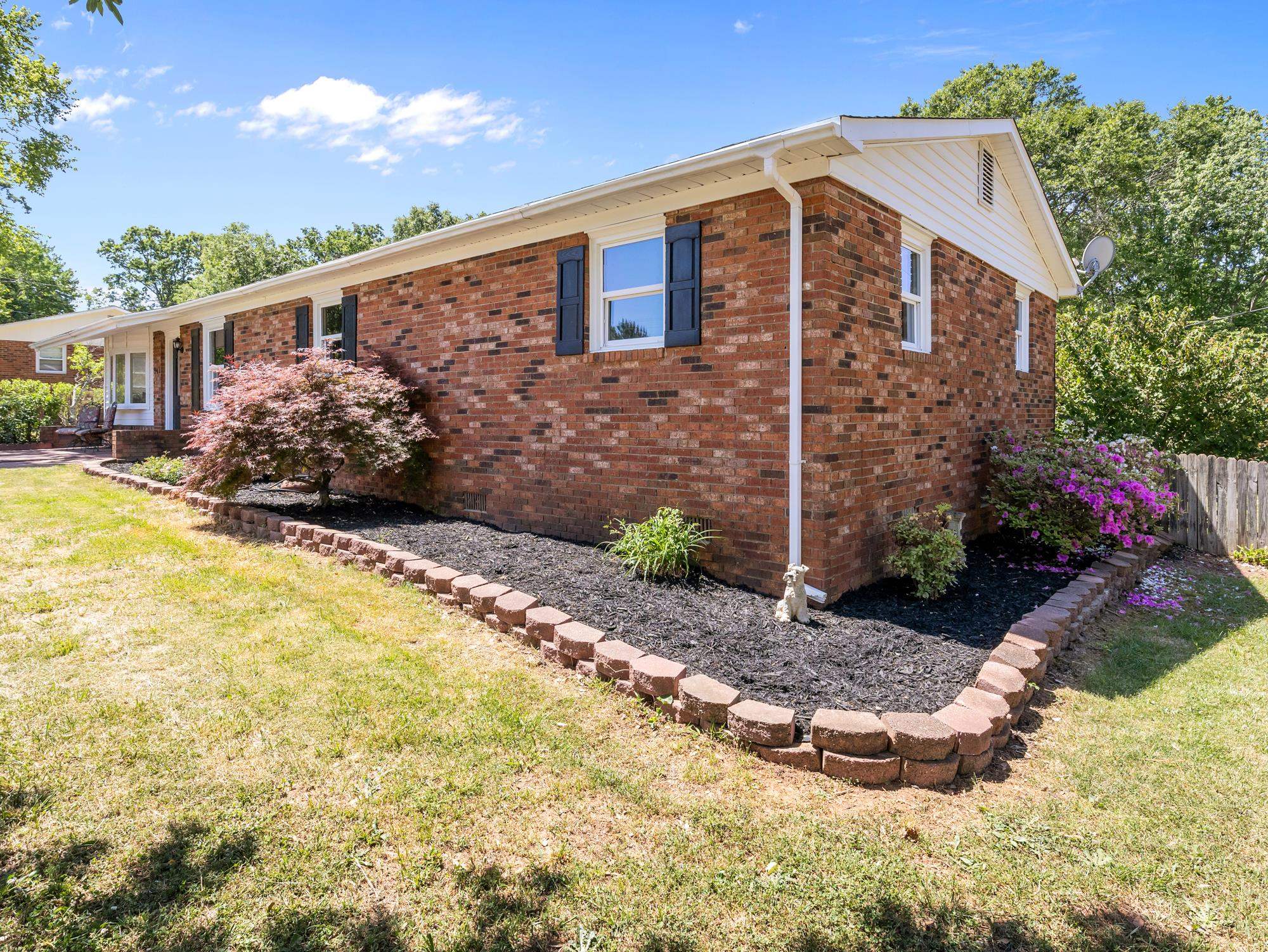 941 Rainbow Lake Road Inman, SC 29349 - Photo 5 of 33