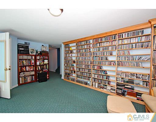 7 Fielding Place Edison, NJ 08820 - Photo 8 of 23 Gallery Image 8