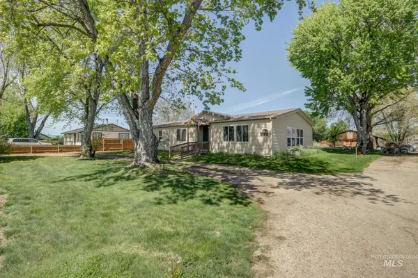 $1,300,000 | 338-340 & Tbd Highway West, Emmett, ID 83617