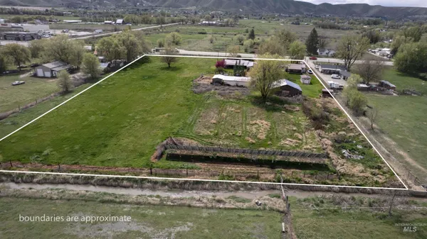 $1,300,000 | 338-340 & Tbd Highway West, Emmett, ID 83617