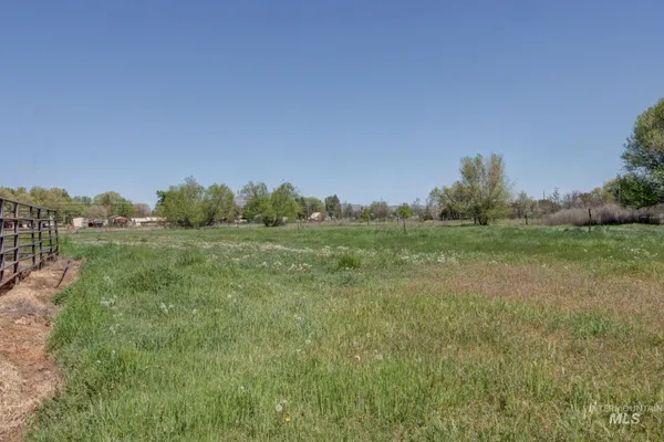 $1,300,000 | 338-340 & Tbd Highway West, Emmett, ID 83617