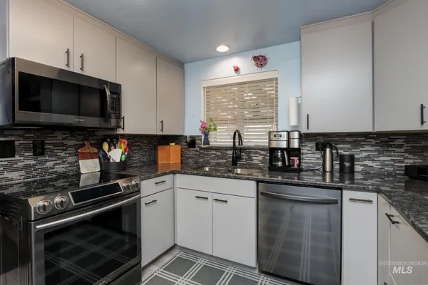 $1,300,000 | 338-340 & Tbd Highway West, Emmett, ID 83617