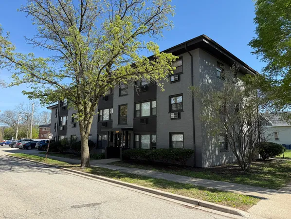 $1,800 | 7202 Adams Street, Unit 6, Forest Park, IL 60130
