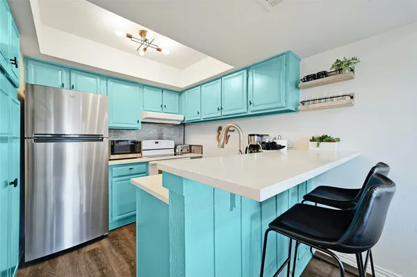 $2,200 | 115 Comanche Drive, Point Venture, TX 78645