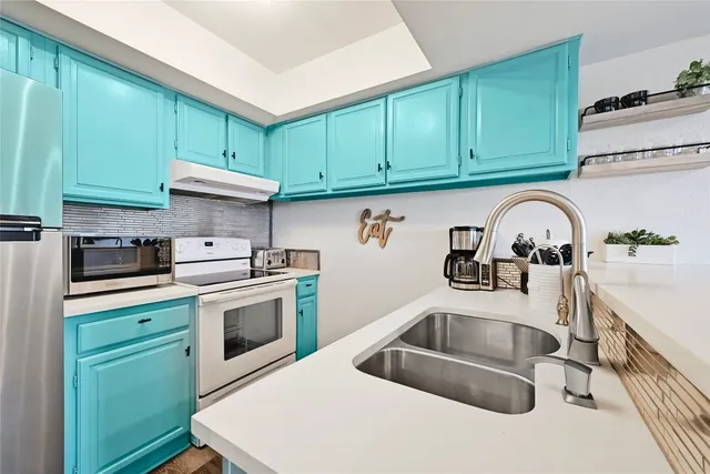 $2,400 | 115 Comanche Drive, Point Venture, TX 78645