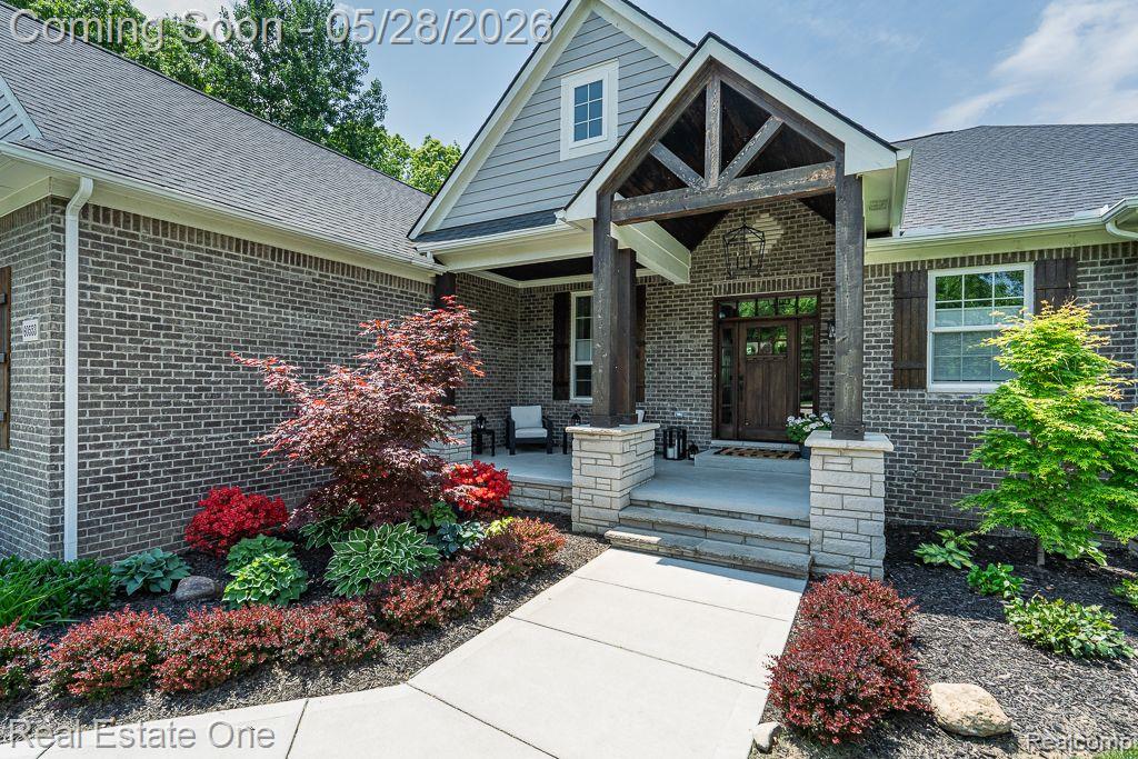 60553 Pennington Way Rochester, MI 48306 - Photo 2 of 35