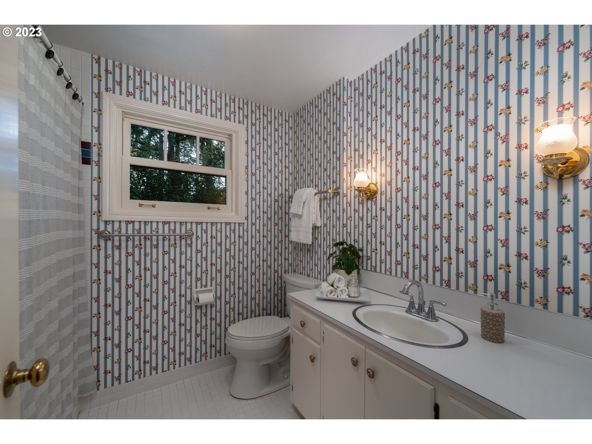 4333 Southwest 54th Place Portland, OR 97221 - Photo 24 of 46 Bathroom